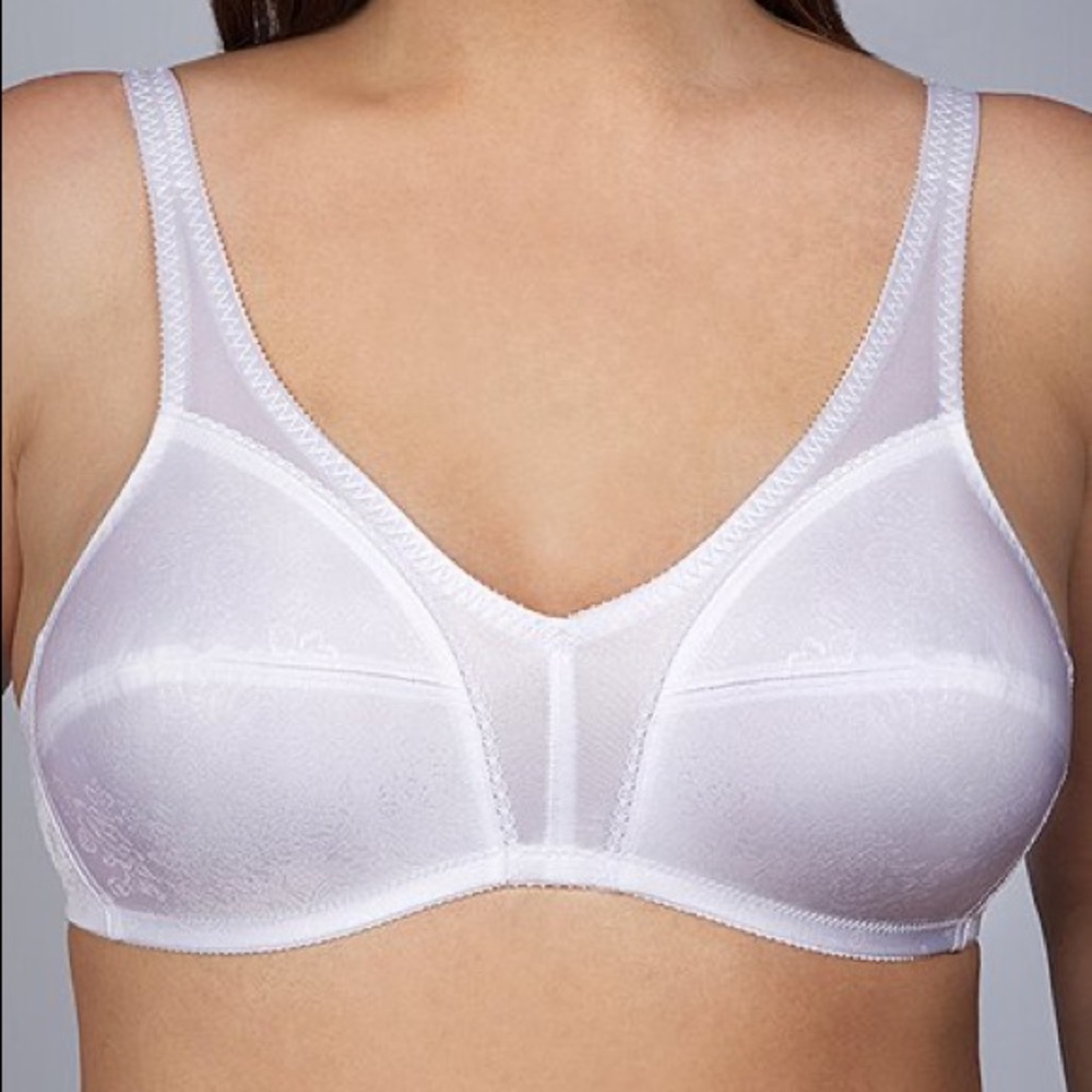 ✨2/$20✨ NWT BODY NATURALS Lace Wireless Bra